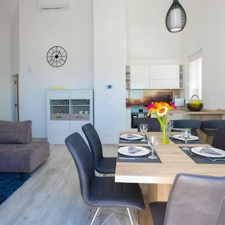 Marlo In With Sea View Appartement *